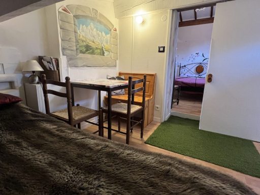 Passage entre la chambre Romance et l'espace enfants Chèvrefeuille
