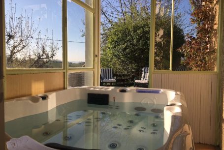 Un spa pour la détente bien abrité 