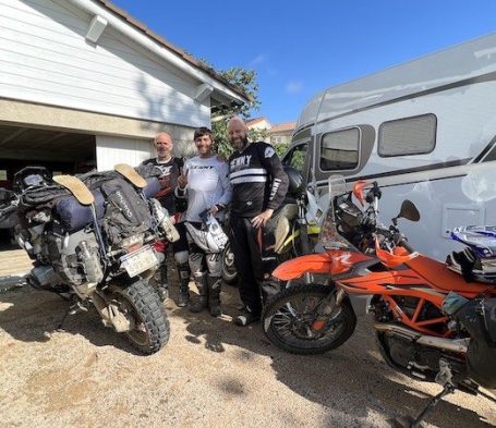 Accueil motos et vélos à l'abri 