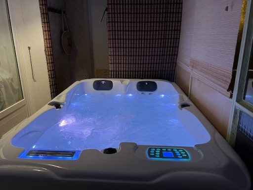 Le spa en soirée tout en couleurs